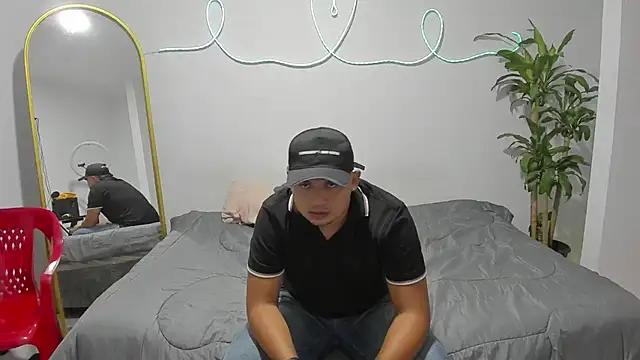 Snapshot of shark_boy28 chatting on 3, 12, 2025 shark boy28 online show from 3, 12, 2025