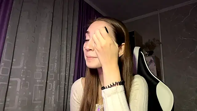 HollyPaw online show from 10, 11, 2025