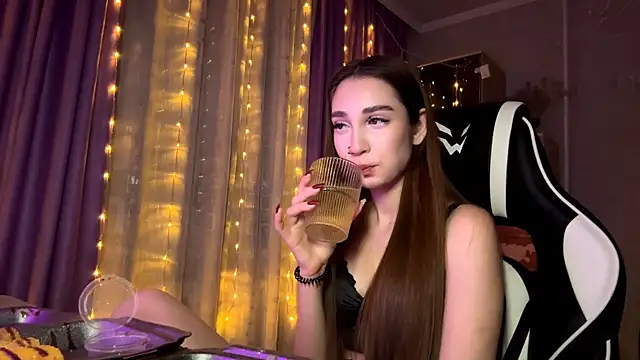 HollyPaw online show from 12, 1, 2026