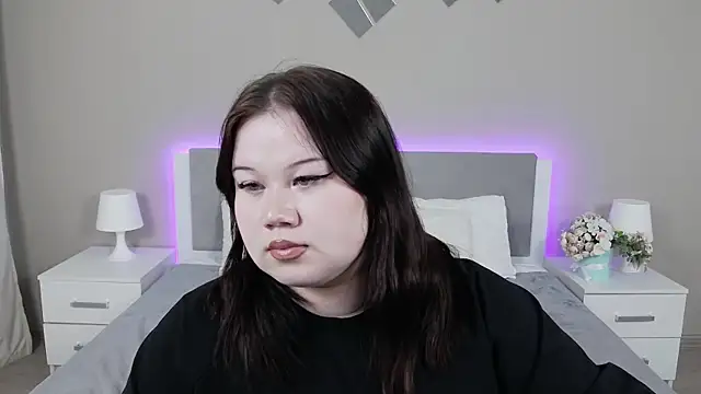 Snapshot of EvaNova_ chatting on 10, 11, 2025 EvaNova online show from 10, 11, 2025