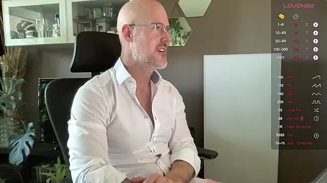 Snapshot of the_new_fit_rubinho chatting on 28, 5, 2026 the new fit rubinho online show from 28, 5, 2026