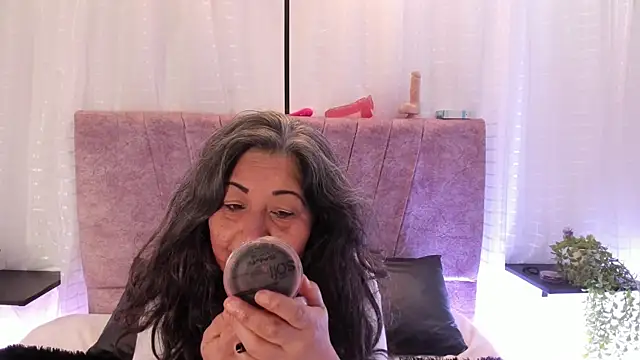 Victoriaa Anderson online show from 14, 4, 2026