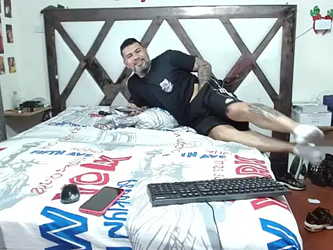 Snapshot of kendraandtommy chatting on 22, 11, 2025 kendraandtommy online show from 22, 11, 2025