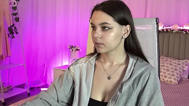 Snapshot of FrancescaCavaliere chatting on 22, 4, 2026 FrancescaCavaliere online show from 22, 4, 2026