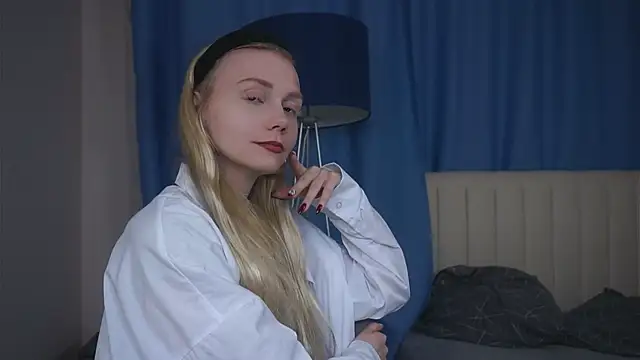 Snapshot of UnDesiga chatting on 16, 11, 2025 UnDesiga online show from 16, 11, 2025