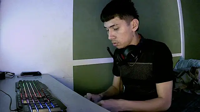 Snapshot of Kurt_williams1 chatting on 14, 6, 2026 Kurt williams1 online show from 14, 6, 2026