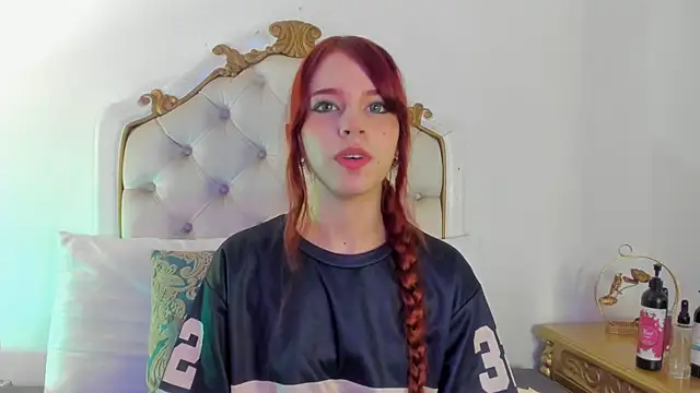 scarlett smith 3 online show from 7, 4, 2026