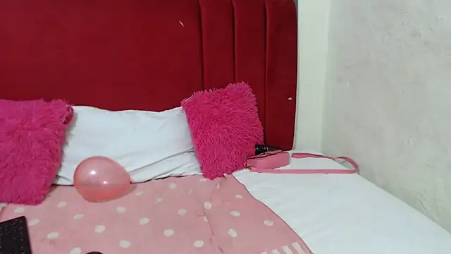 Snapshot of HipsDontLieX95 chatting on 14, 2, 2026 HipsDontLieX95 online show from 14, 2, 2026