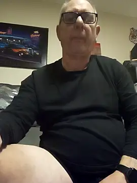 Snapshot of andy-1961 chatting on 28, 11, 2025 andy-1961 online show from 28, 11, 2025