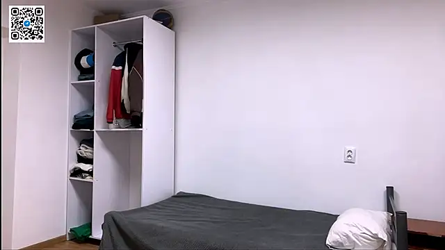 Snapshot of _BarePulse chatting on 3, 3, 2026 BarePulse online show from 3, 3, 2026