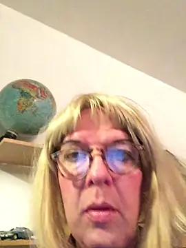 simone xdressing online show from 10, 11, 2025