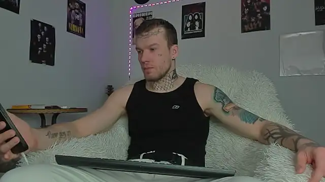 Huntall77 online show from 18, 3, 2026