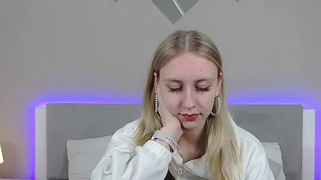 Snapshot of RachaelCute chatting on 25, 4, 2026 RachaelCute online show from 25, 4, 2026