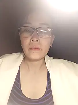 Snapshot of Feeling-hot chatting on 12, 11, 2025 Feeling-hot online show from 12, 11, 2025