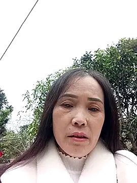 Snapshot of Feeling-hot chatting on 4, 12, 2025 Feeling-hot online show from 4, 12, 2025