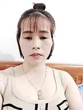 Swan-white123 online show from 4, 12, 2025