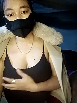 thuy-kieu online show from 2, 12, 2025