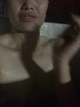 Snapshot of phuong_cute chatting on 10, 11, 2025 phuong cute online show from 10, 11, 2025