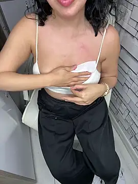 Snapshot of esmerbebek777 chatting on 6, 1, 2026 esmerbebek777 online show from 6, 1, 2026