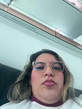 Snapshot of Amira_Malia chatting on 16, 5, 2026 Amira Malia online show from 16, 5, 2026