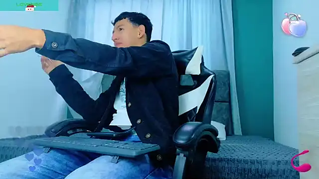 FelipeGonzalezz online show from 14, 11, 2025