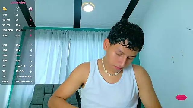 FelipeGonzalezz online show from 2, 12, 2025