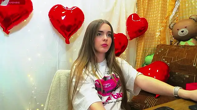 AlicaLOVEalisa777 online show from 24, 2, 2026