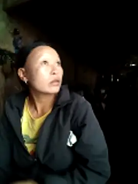 girl-hot2x online show from 12, 11, 2025