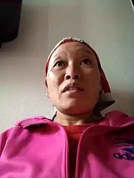 girl-hot2x online show from 22, 11, 2025