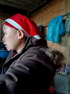 girl-hot2x online show from 19, 12, 2025