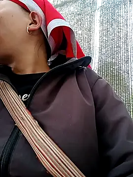 girl-hot2x online show from 11, 1, 2026