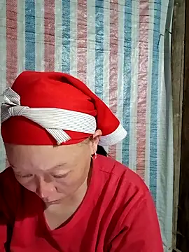 girl-hot2x online show from 12, 4, 2026