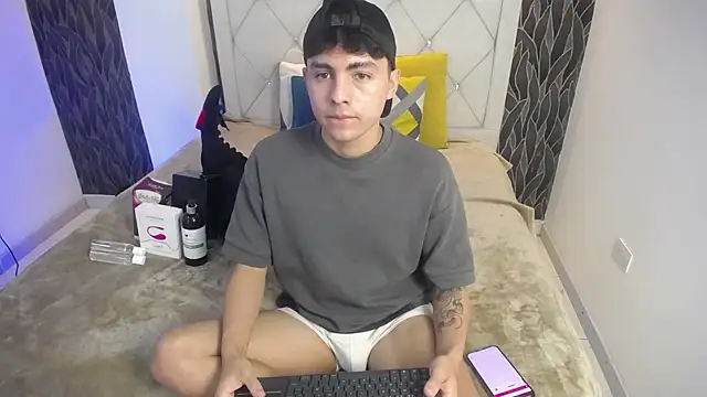 Samu FoXXX online show from 5, 12, 2025