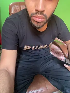 hotyyyyjonny online show from 18, 5, 2026