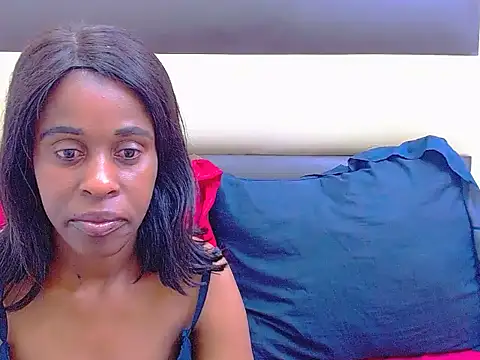 AMOURxxx online show from 18, 12, 2025