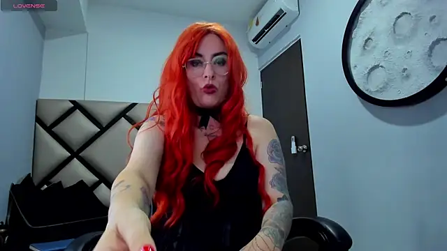 Nicol helen online show from 25, 11, 2025