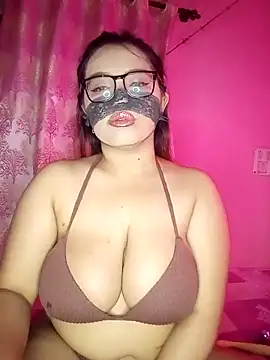 Bunnybush37 online show from 13, 6, 2026