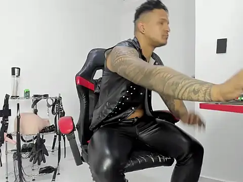 Snapshot of master_leather chatting on 6, 6, 2026 master leather online show from 6, 6, 2026