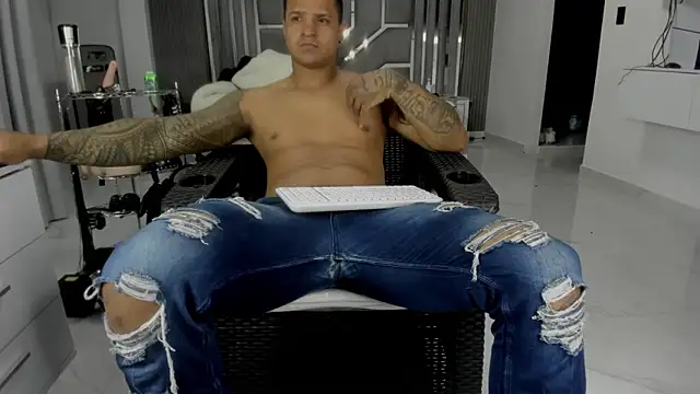 Snapshot of master_leather chatting on 22, 6, 2026 master leather online show from 22, 6, 2026
