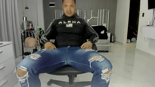 Snapshot of master_leather chatting on 30, 6, 2026 master leather online show from 30, 6, 2026