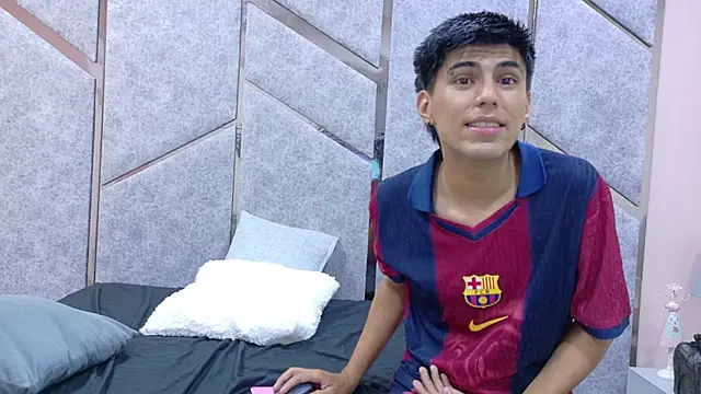 Snapshot of Lily_y_Finn chatting on 25, 11, 2025 Lily y Finn online show from 25, 11, 2025