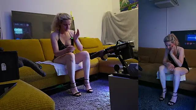 Snapshot of SUZANNEXXXXXX chatting on 16, 7, 2026 SUZANNEXXXXXX online show from 16, 7, 2026