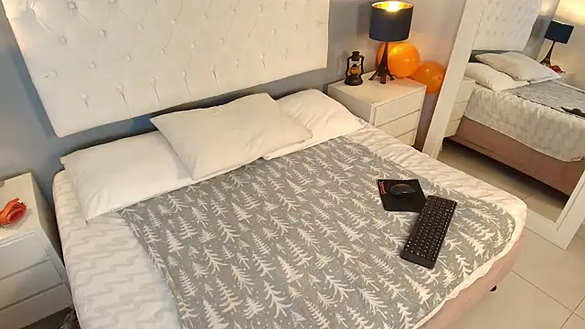 Niinatorres online show from 2, 12, 2025