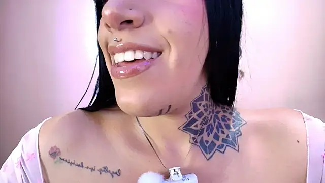 Snapshot of catte_jensen chatting on 4, 5, 2026 catte jensen online show from 4, 5, 2026