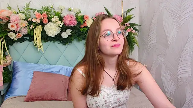 MadisonSmitt online show from 15, 12, 2025