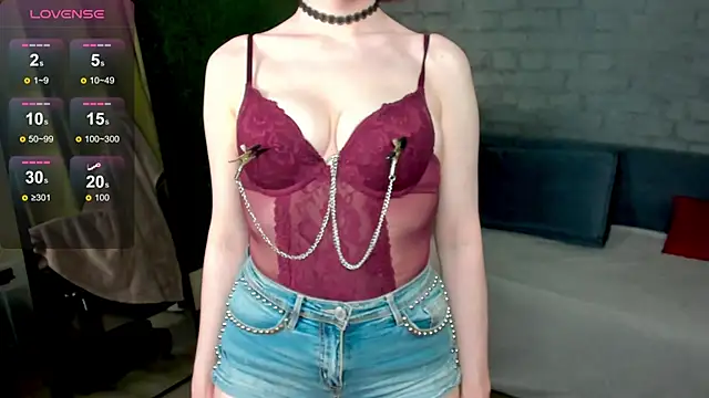 Snapshot of LinaPolina chatting on 28, 11, 2025 LinaPolina online show from 28, 11, 2025