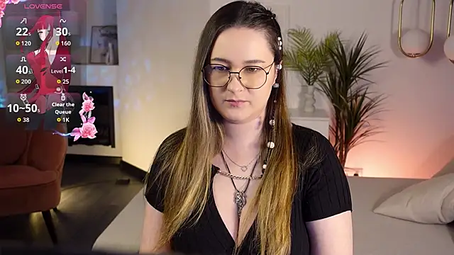 EmmaBloomm online show from 26, 11, 2025