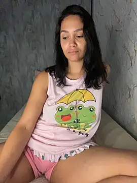 Snapshot of carolsapequinha chatting on 26, 11, 2025 carolsapequinha online show from 26, 11, 2025