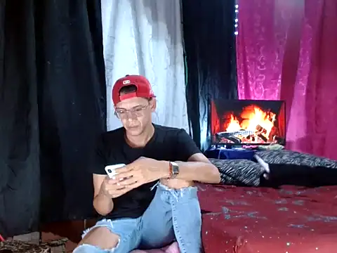 Snapshot of FANTASYBOYS11 chatting on 15, 11, 2025 FANTASYBOYS11 online show from 15, 11, 2025