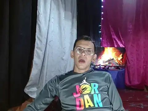 Snapshot of FANTASYBOYS11 chatting on 22, 11, 2025 FANTASYBOYS11 online show from 22, 11, 2025